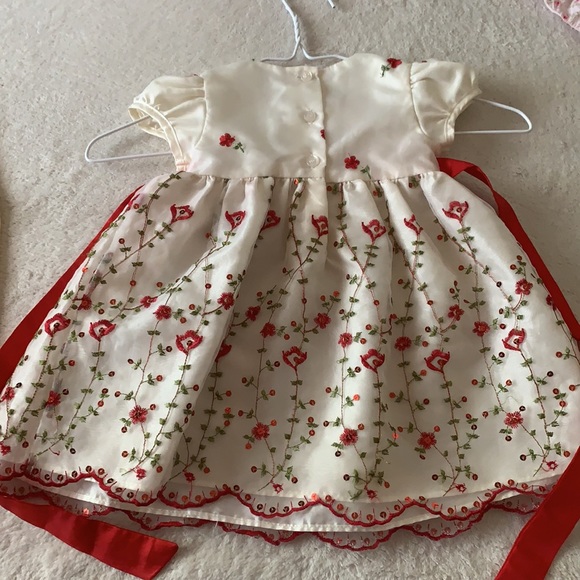 La Princess dress for a 12 months old baby girl. - Picture 3 of 8